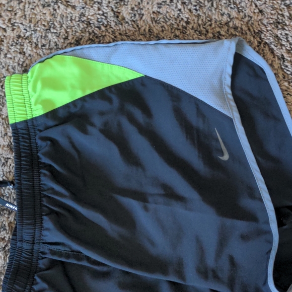 Nike running shorts - Picture 2 of 5
